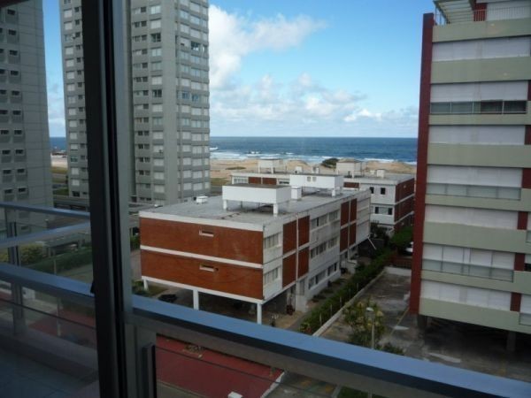 Departamento en alquiler en playa Brava